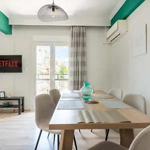 90 Négyzetméteres, 2 Hálószobás, 1 Saját Fürdőszobával Rendelkező Vadaris-dikastiria Negye Apartman
